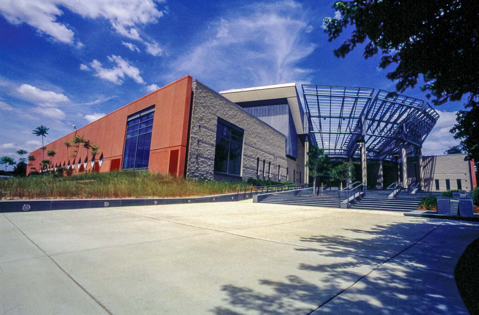 国立アメリカン・インディアン博物館外観　メリーランド州の文化資源センター