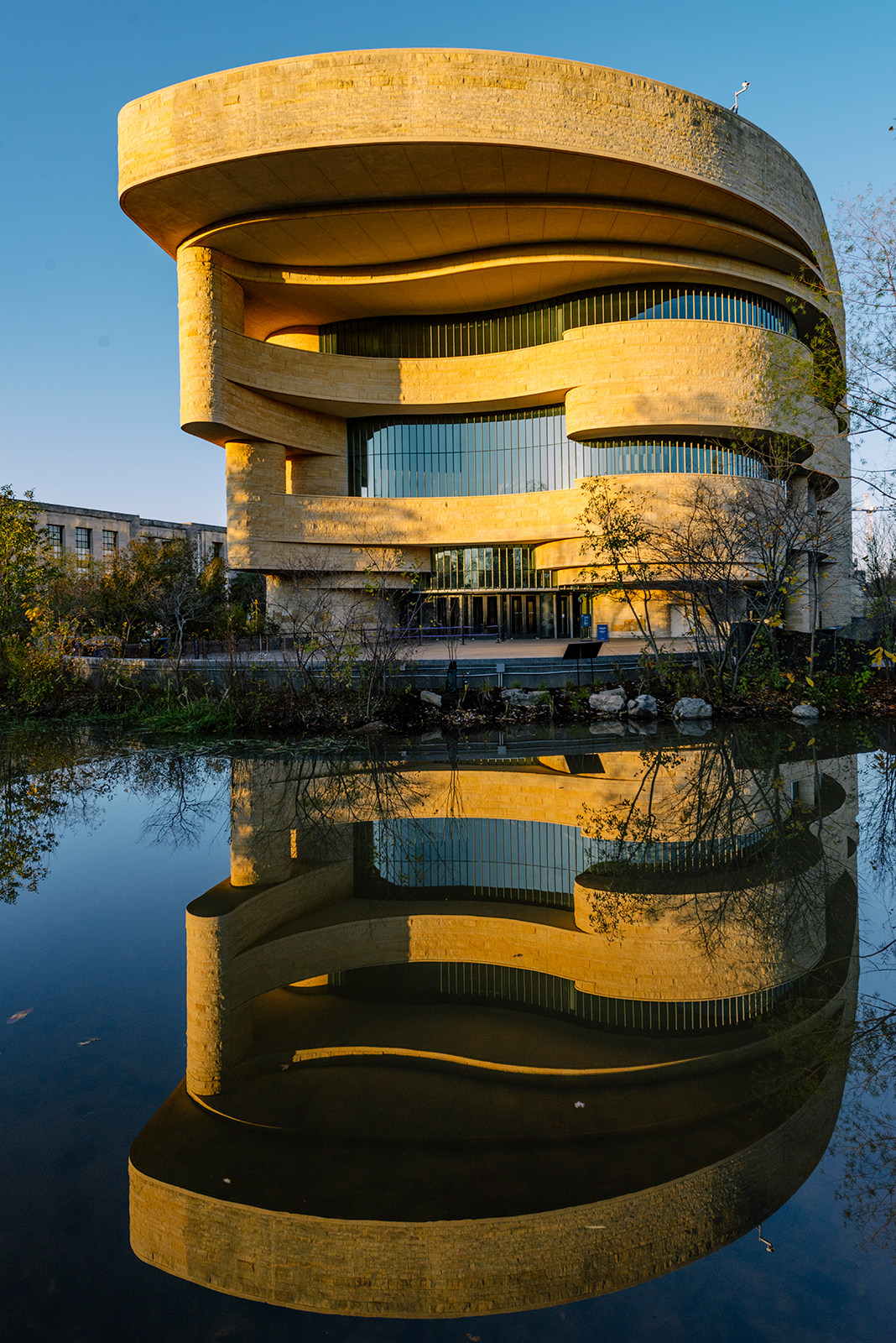 国立アメリカン・インディアン博物館外観（ワシントンD.C.）